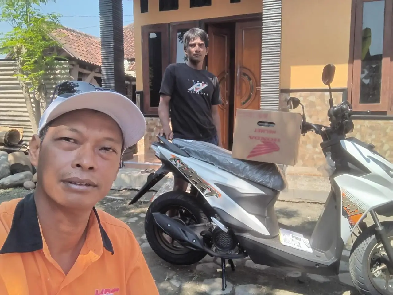 Dealer Motor Honda Kendal terdekat yang melayani pembelian motor Honda baru secara cash dan kredit. Dapatkan informasi harga Motor Honda Kendal, promo terbaru, brosur, dan pelayanan terbaik.