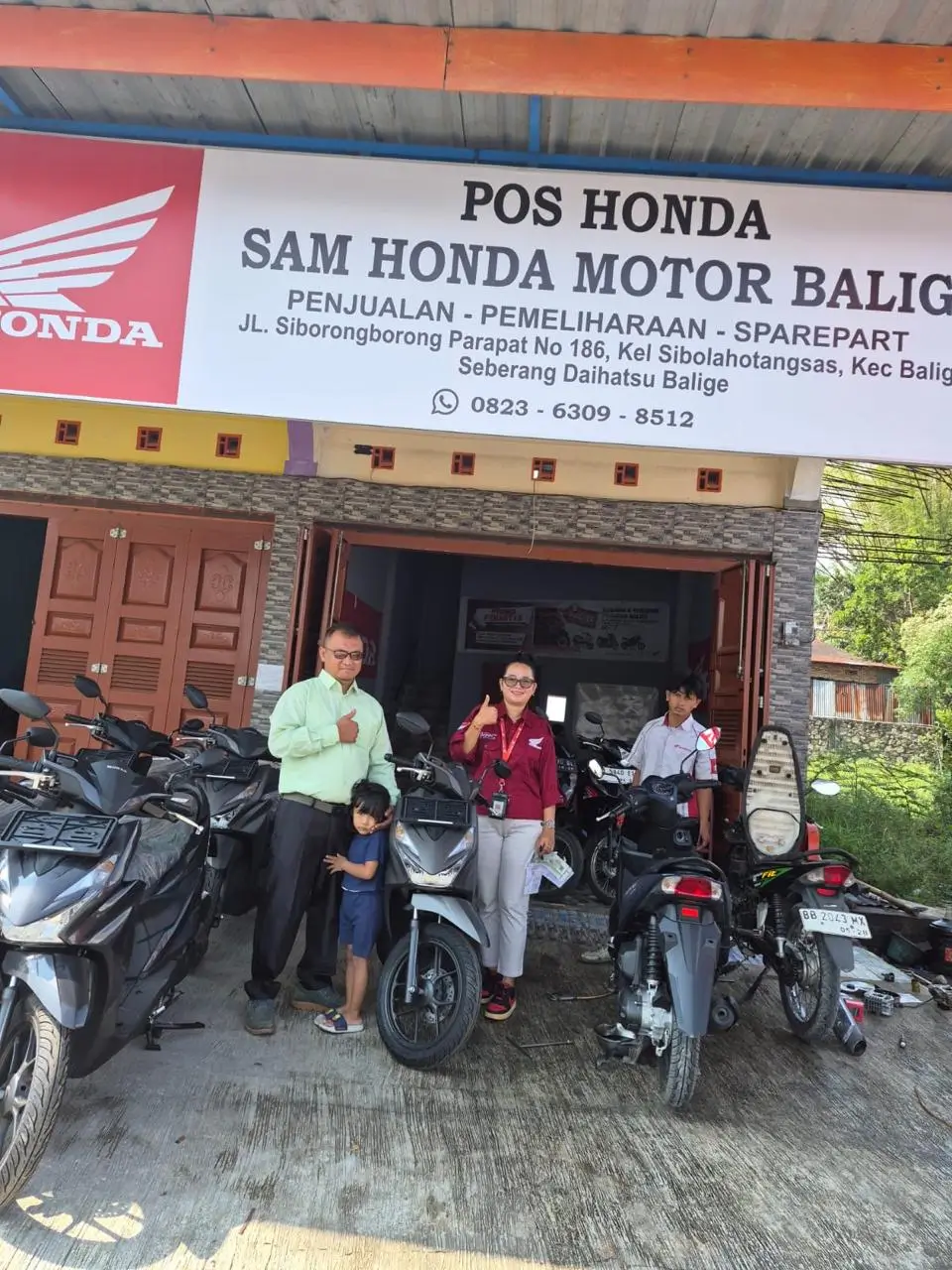 Dealer Motor Honda Toba terdekat dengan pelayanan pembelian motor Honda baru. Temukan harga motor Honda Toba, promo terbaru, brosur, simulasi kredit, dan ulasan pelanggan.