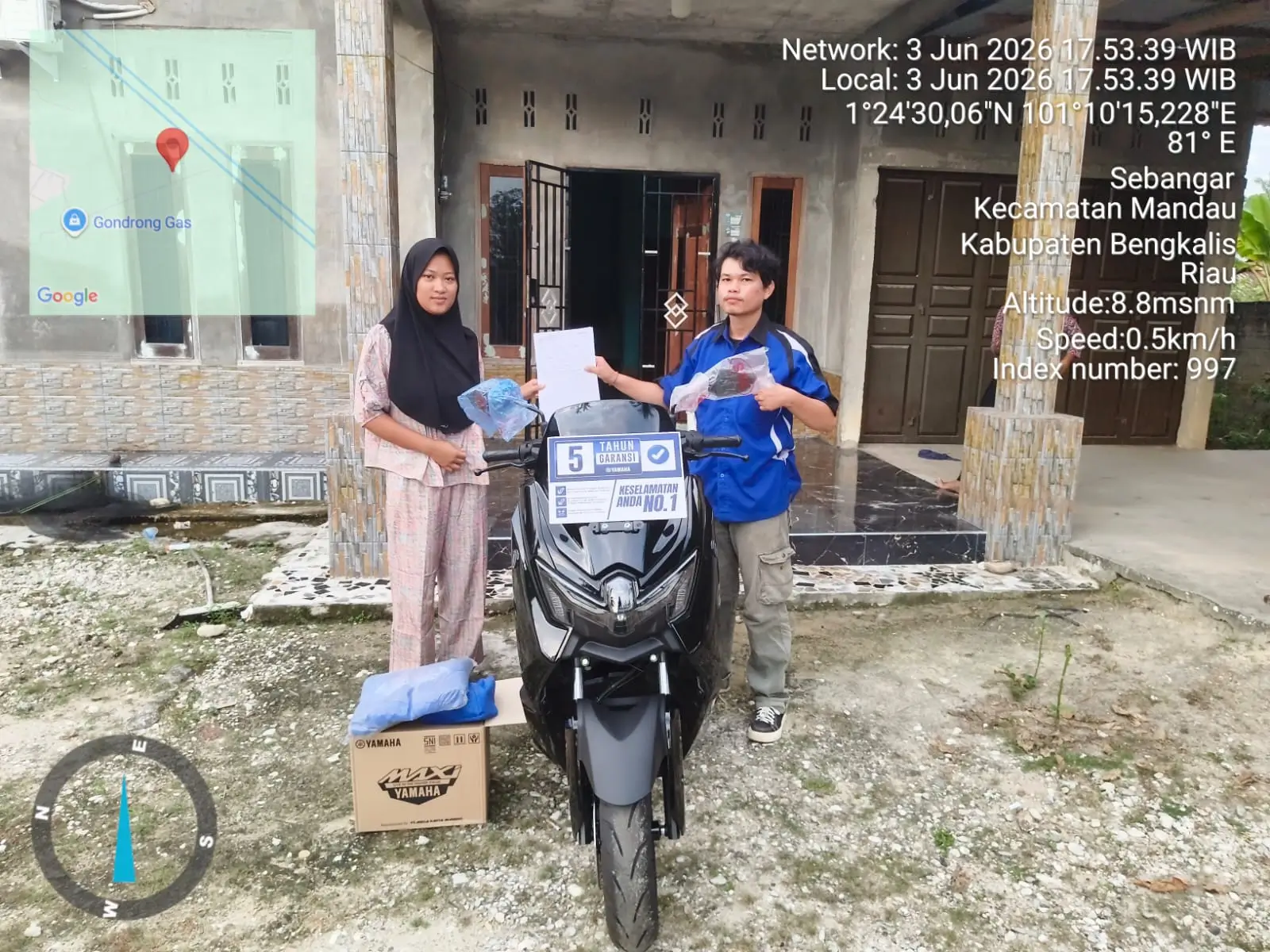 Dokumentasi pelanggan setelah menerima motor Yamaha baru dari Dealer Yamaha Alfa Scorpii Bengkalis sebagai bagian dari ulasan dan pengalaman pembelian di Bengkalis, Riau.