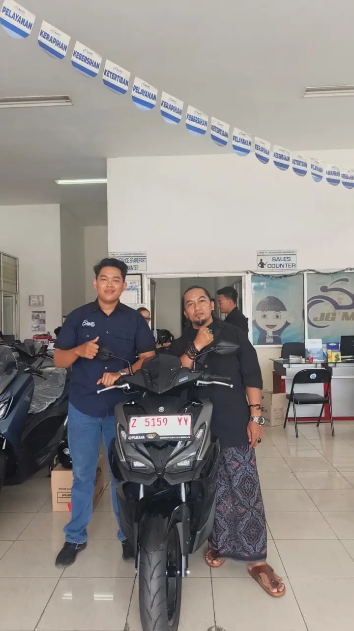 Cek brosur kredit motor Yamaha Tasikmalaya terbaru. Dibantu langsung oleh sales berpengalaman untuk simulasi kredit ringan.