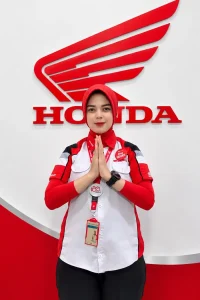 Foto Sales Dealer Honda Palopo yang siap membantu pembelian motor Honda. Hubungi untuk informasi harga Honda Palopo terbaru, promo, brosur, simulasi kredit, dan Dealer Honda Palopo terdekat.